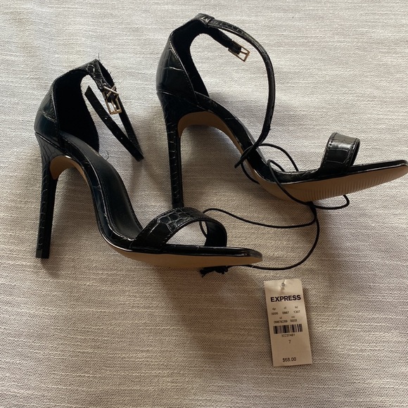 Express high heels - Picture 2 of 4